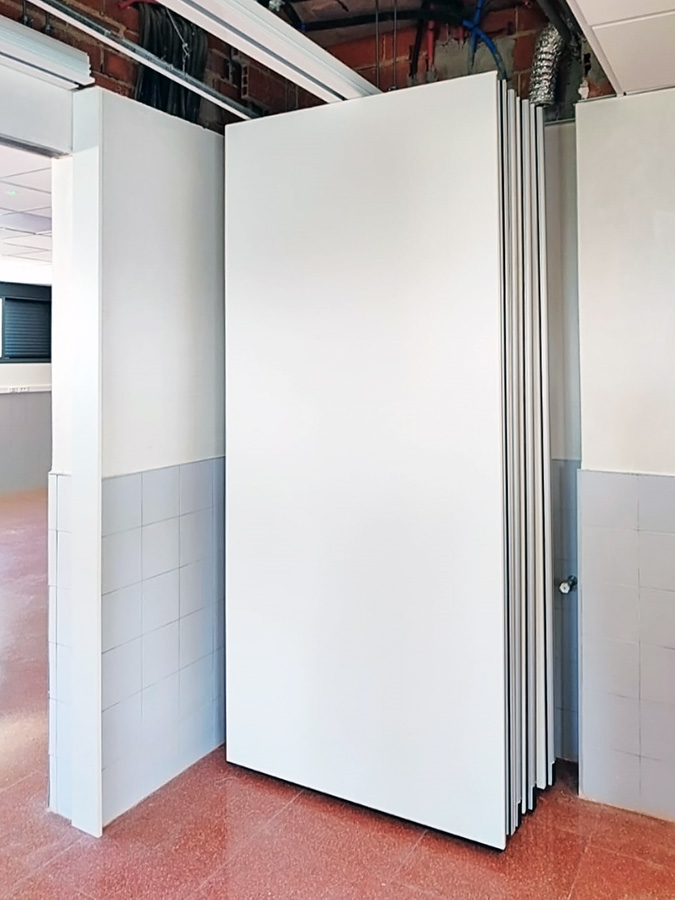Evolución de Espacios Formativos: Nuevo espacio polivalente con Tabique Móvil Monodireccional 46 dB en Albacete en el CIFP Aguas Nuevas 3 Tabique móvil monodireccional 46db Tabitek en Albacete en el CIFP Aguas Nuevas